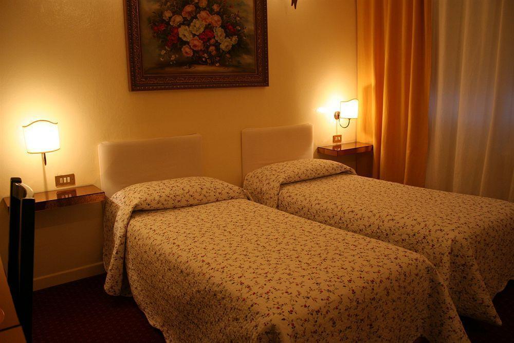 Europa Fiera Rho Hotel Bagian luar foto